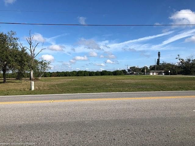 2nd image of 605 W Interlake Blvd