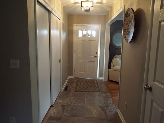 2nd image of 800 Olde Settler Pl