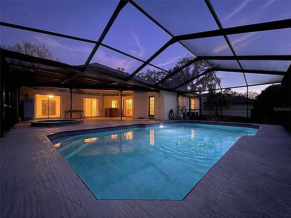 5th image of 23059 Geneva Rd