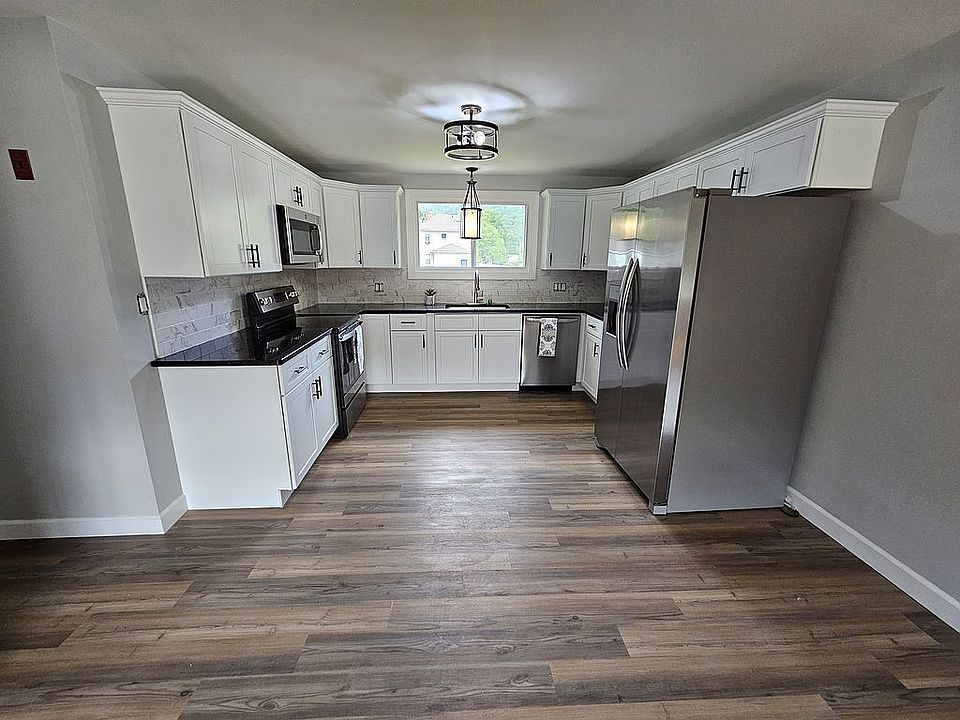 5 Plaza Ave, Easthampton, MA 01027 Zillow