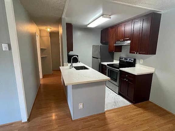 2nd image of 101 Piccadilly Pl APT A