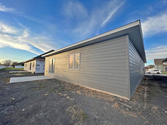 2nd image of 3618 Hummingbird Drive