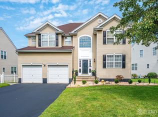 103 Timberhill Dr, Franklin Park, NJ 08823