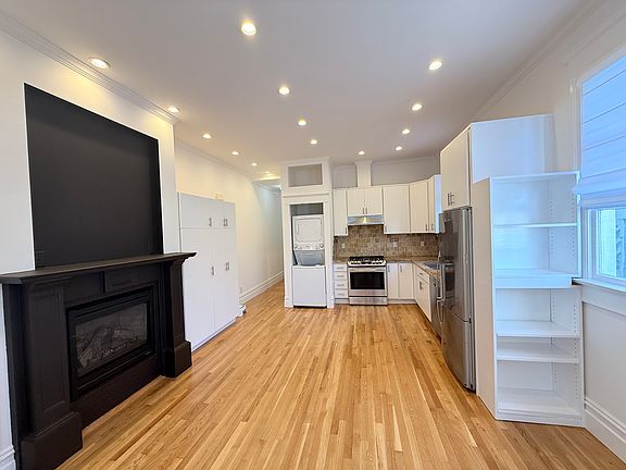 2nd image of 4250 25th St #4250