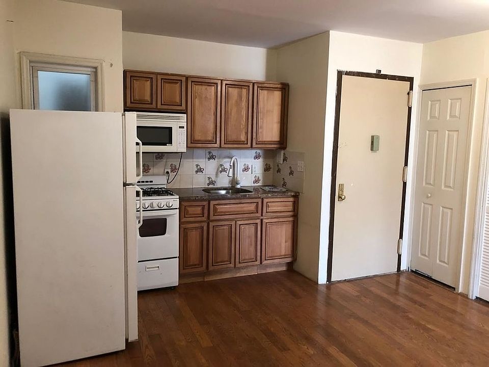1st image of 155 E 3rd St