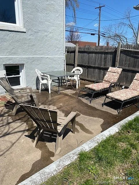 4 bed, 2.0 bath, 1932 sqft, $2,700 — Photo 4