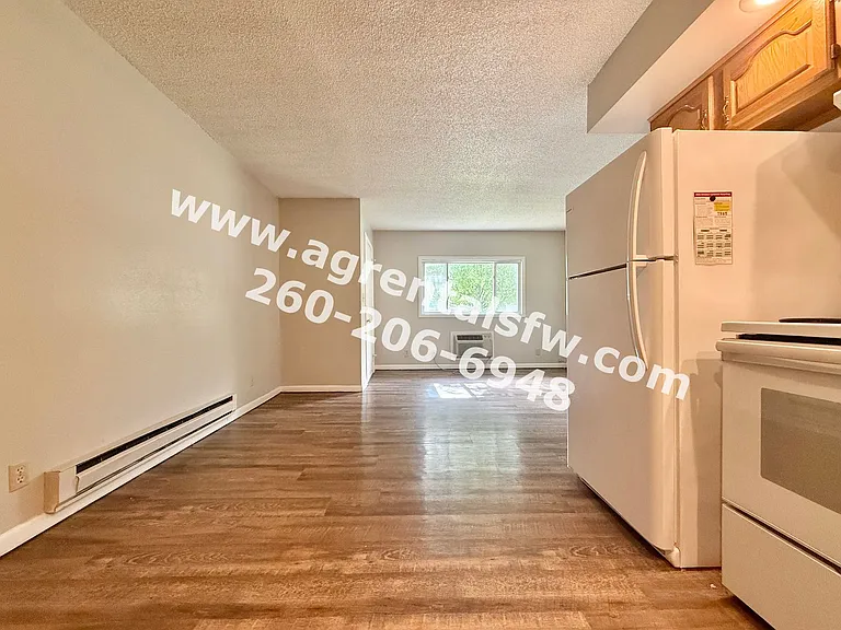 1034 Lewis St — Photo 5