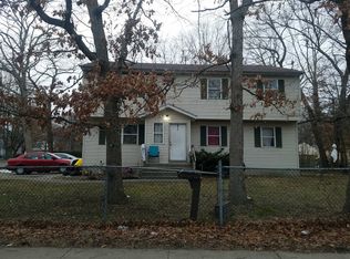 275 Broadway, Huntington, NY 11743