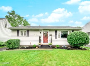 6 Elizabeth St, Rensselaer, NY 12144