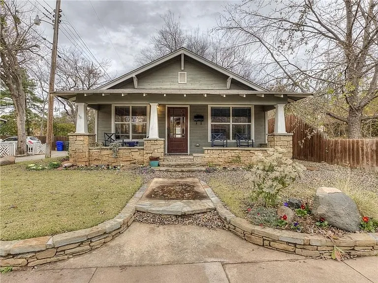 315 College Ave — Photo 1