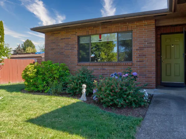 1678 SW Wright St, McMinnville, OR 97128