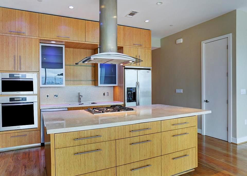 1st image of 1600 Post Oak Blvd Unit 1004