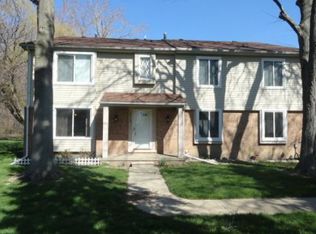 38105 Jefferson Ave, Harrison Township, MI