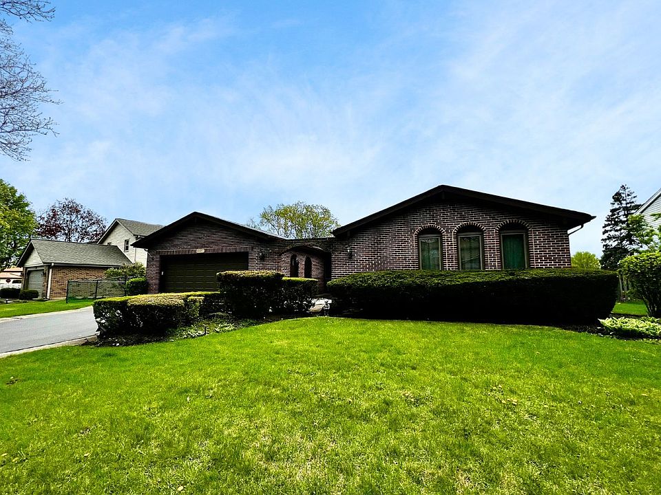 1st image of 1121 E Cooper Dr