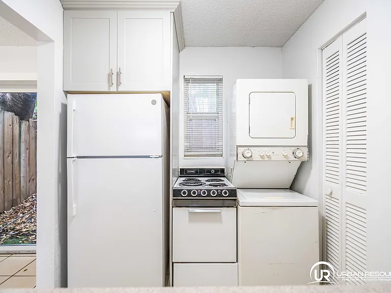 600 N Rio Vista Blvd #C — Photo 12