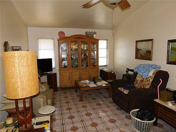 4th image of 1096 Fleetwood Dr