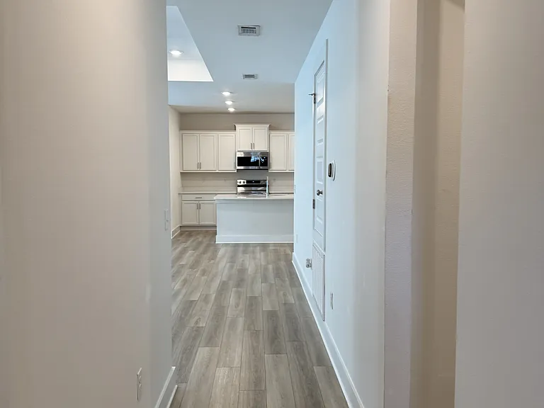 210 Lyla Ln — Photo 13