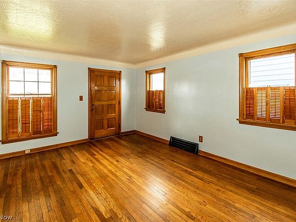 4th image of 12805 Crossburn Ave