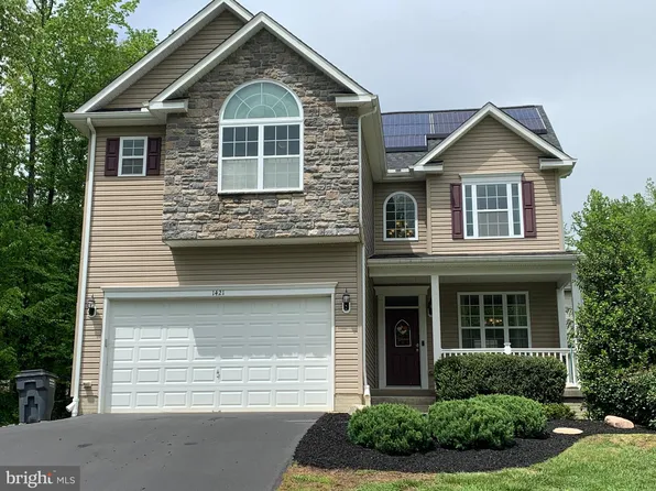 1421 Emma St, Prince Frederick, MD 20678
