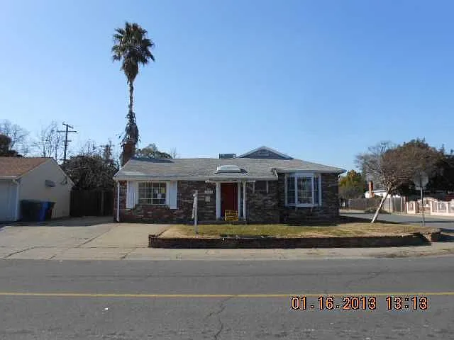 5040 Bradford Dr photo 1