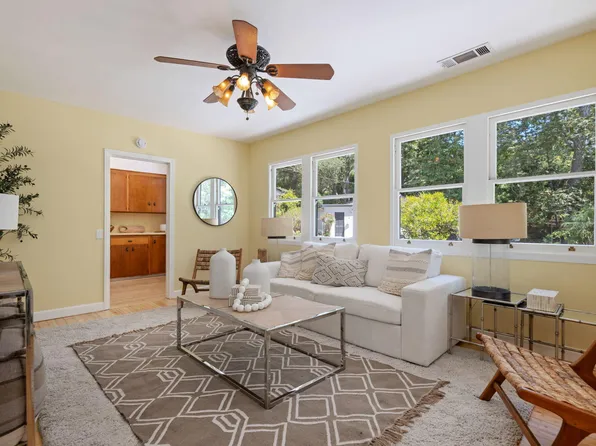 1808 Stanwood Dr, Santa Barbara, CA 93103