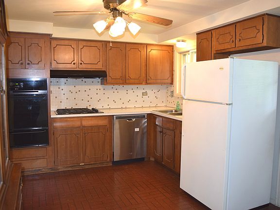 5th image of 714 Boxwood Dr