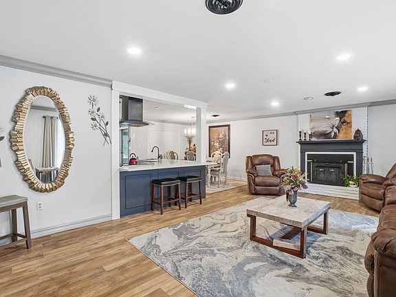 5th image of 2106 Ridgewood Dr