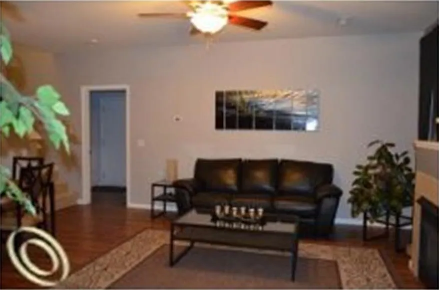 2 bed, 2.5 bath, 1361 sqft, $1,825 — Photo 3