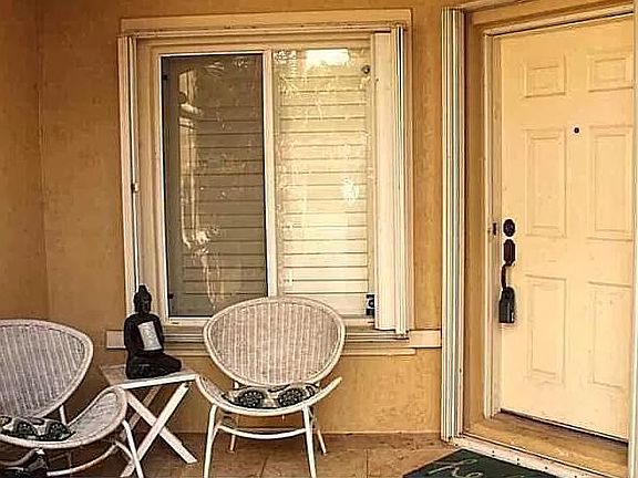 2nd image of 1043 Arezzo Cir