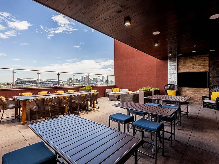Luxe at Mile High — Photo 24