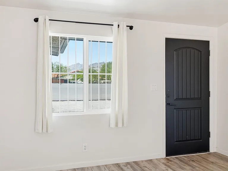 2535 N Dodge Blvd #2 — Photo 9