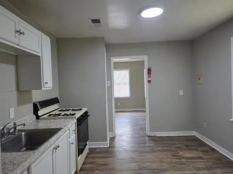 4047 Chelsea Ave — Photo 28