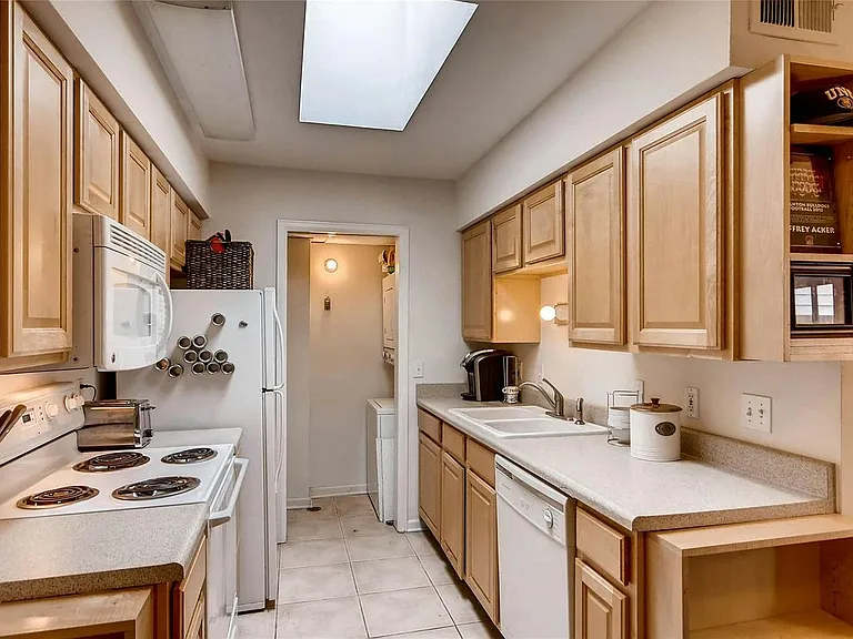 1825 Kendall St #312 — Photo 14