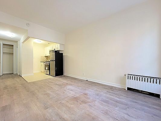 3rd image of 420 E 78th St #1B1