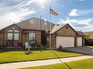 2624 SE 93rd St, Moore, OK 73160