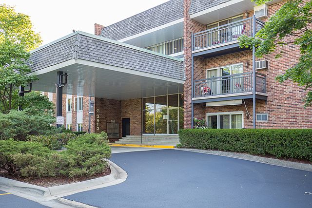 1st image of 3913 Saratoga Ave APT 212
