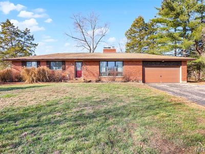 2141 Smoke Signal Rd, Pacific, MO, 63069