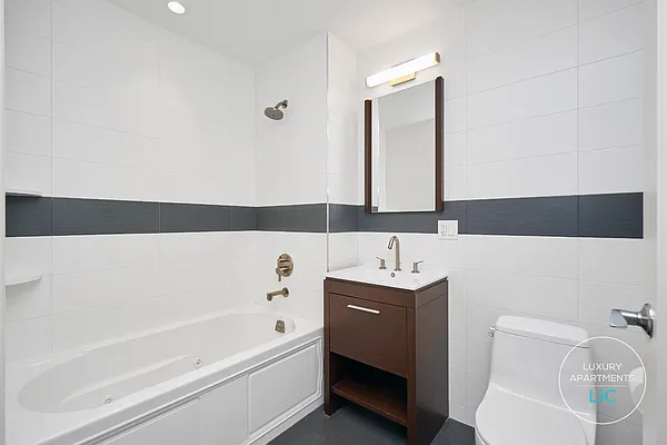 Rented by Luxury Apartments LIC | media 8