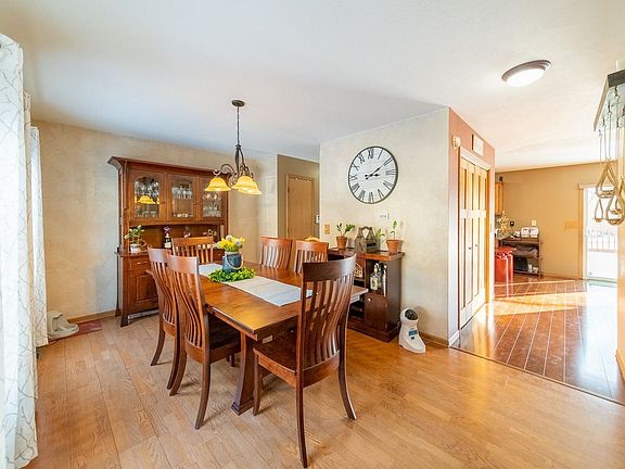 5th image of 10252 Rosewood Ct