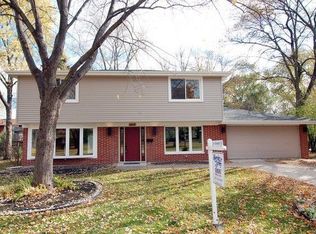 1507 Crown Ln, Glenview, IL 60025