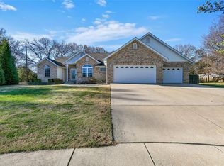 1200 Pepperidge Dr, O'Fallon, IL 62269