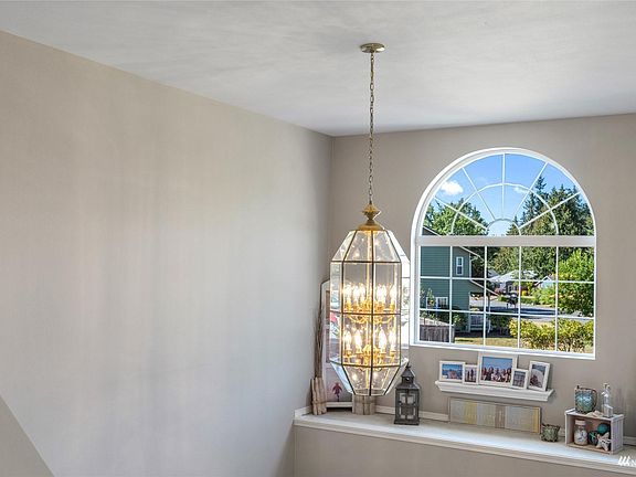 5th image of 4020 143rd St NW