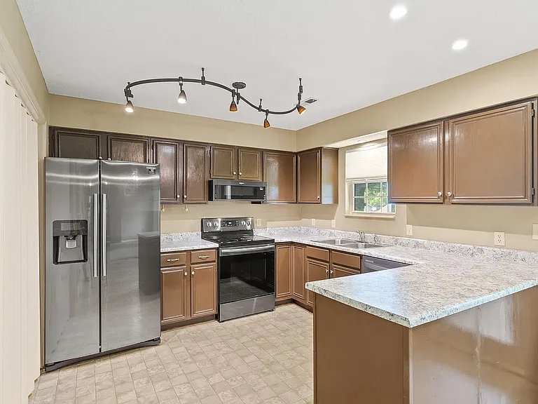 4521 W Southview Dr — Photo 5