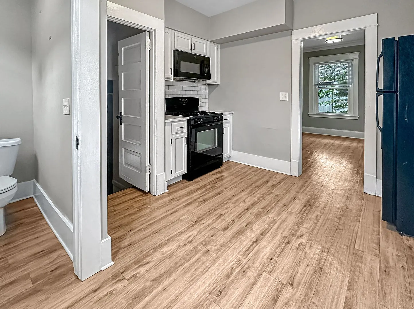 4 bed, 1.5 bath, 1342 sqft, $2,195 — Photo 2
