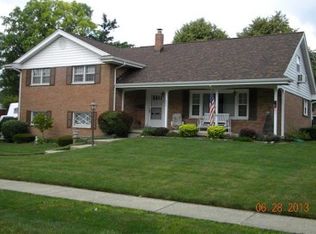 994 Meadow Ln, Xenia, OH 45385