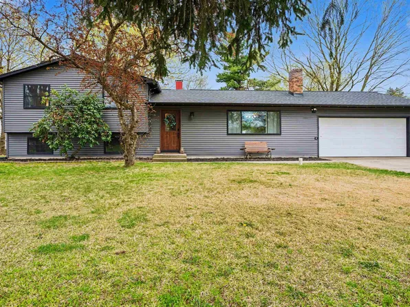 23052 Sandalwood Dr, Elkhart, IN 46516