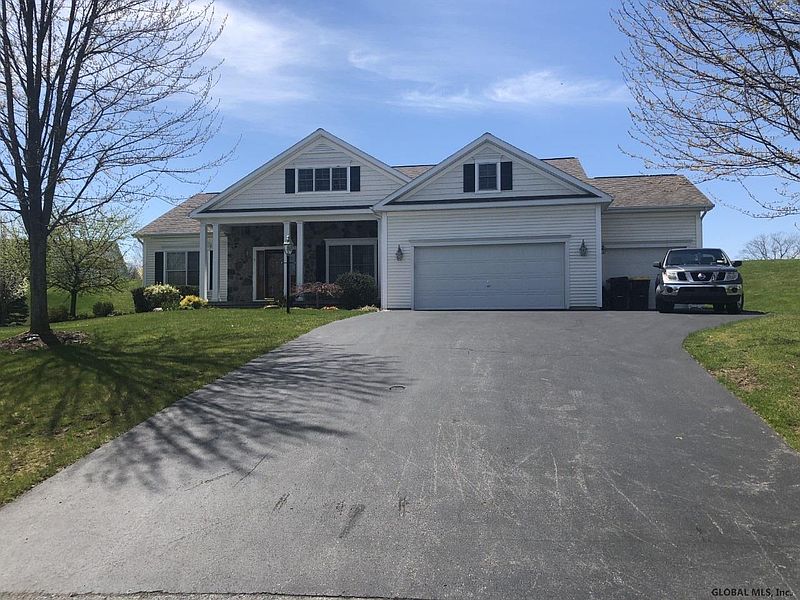 2nd image of 8 Princeton Court