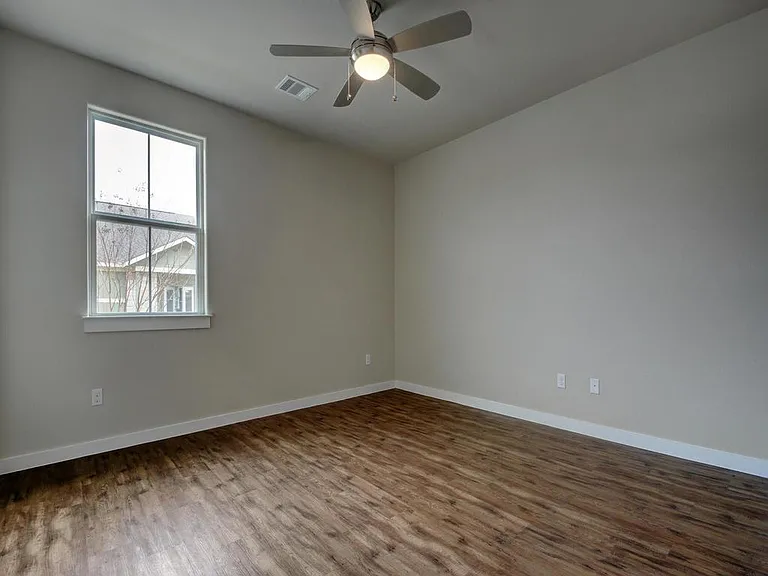 240 Rose Dr #A — Photo 22