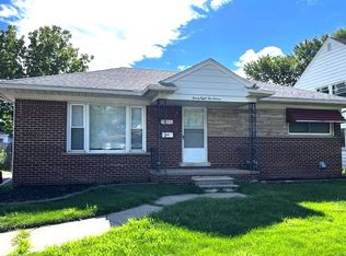 28216 Jahns Dr, Roseville, MI 48066