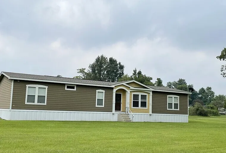 758 Green Rd — Photo 1